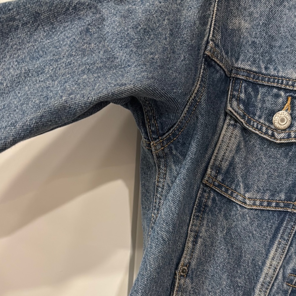 Lightly worn Old Navy Denim Jacket size M - Picture 4 of 16